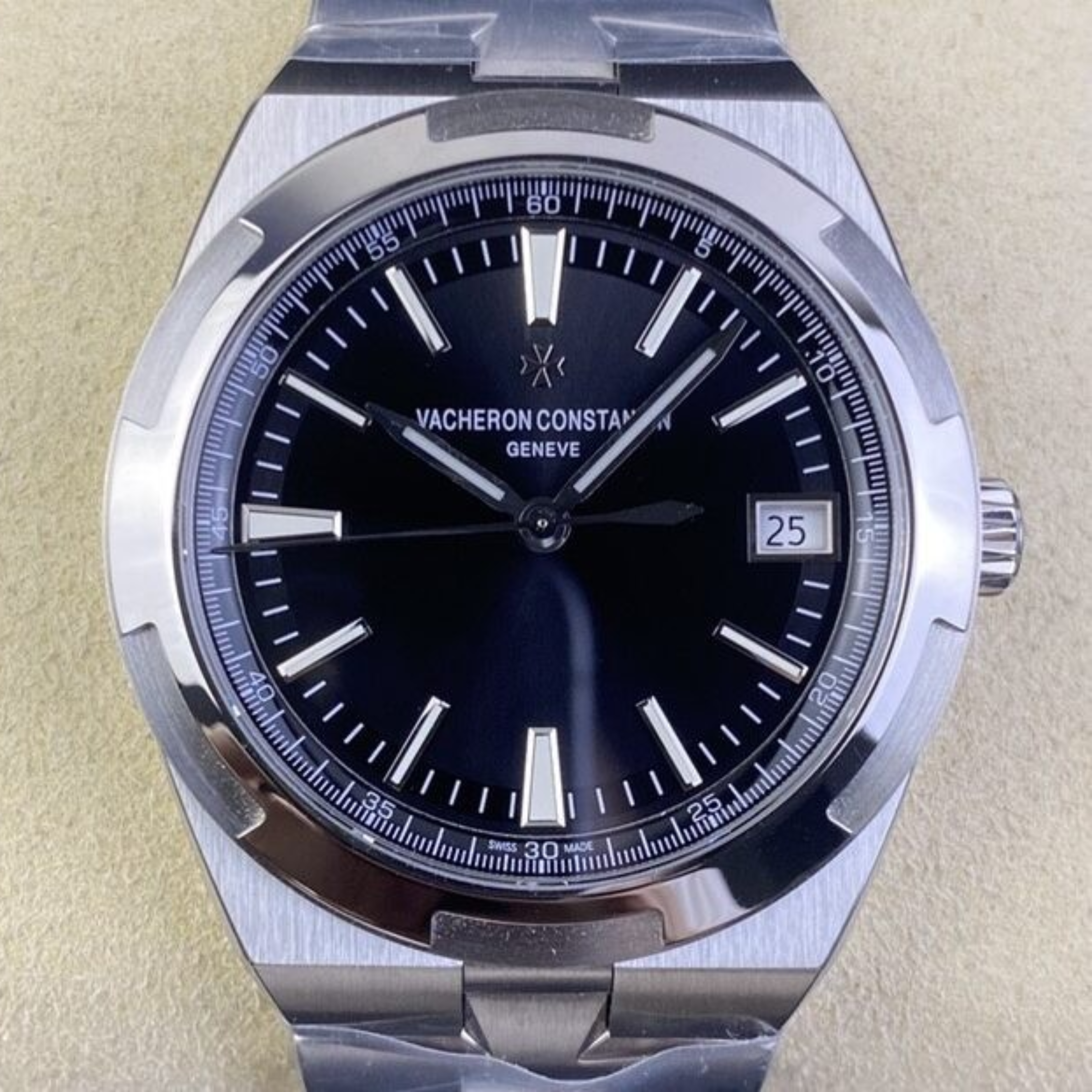 Vacheron Constantin Overseas 4500V/110A-B483 Black Dial